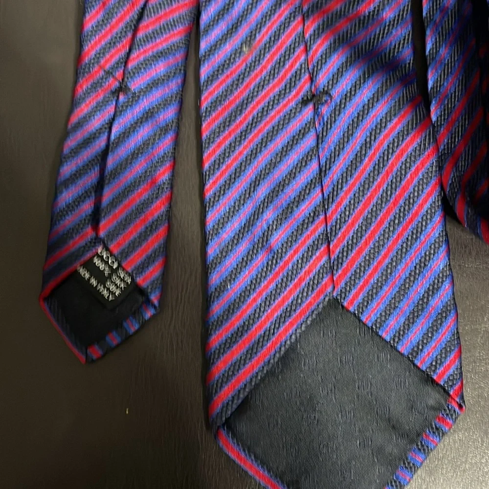 Gucci Red and Blue Striped Tie